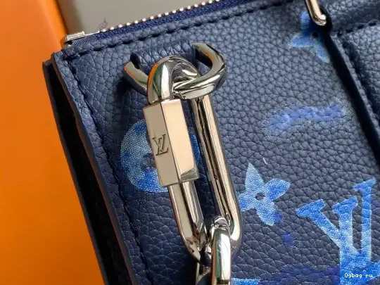 SAC LOUIS ZIPPÉ VUITTON PLAT 0624